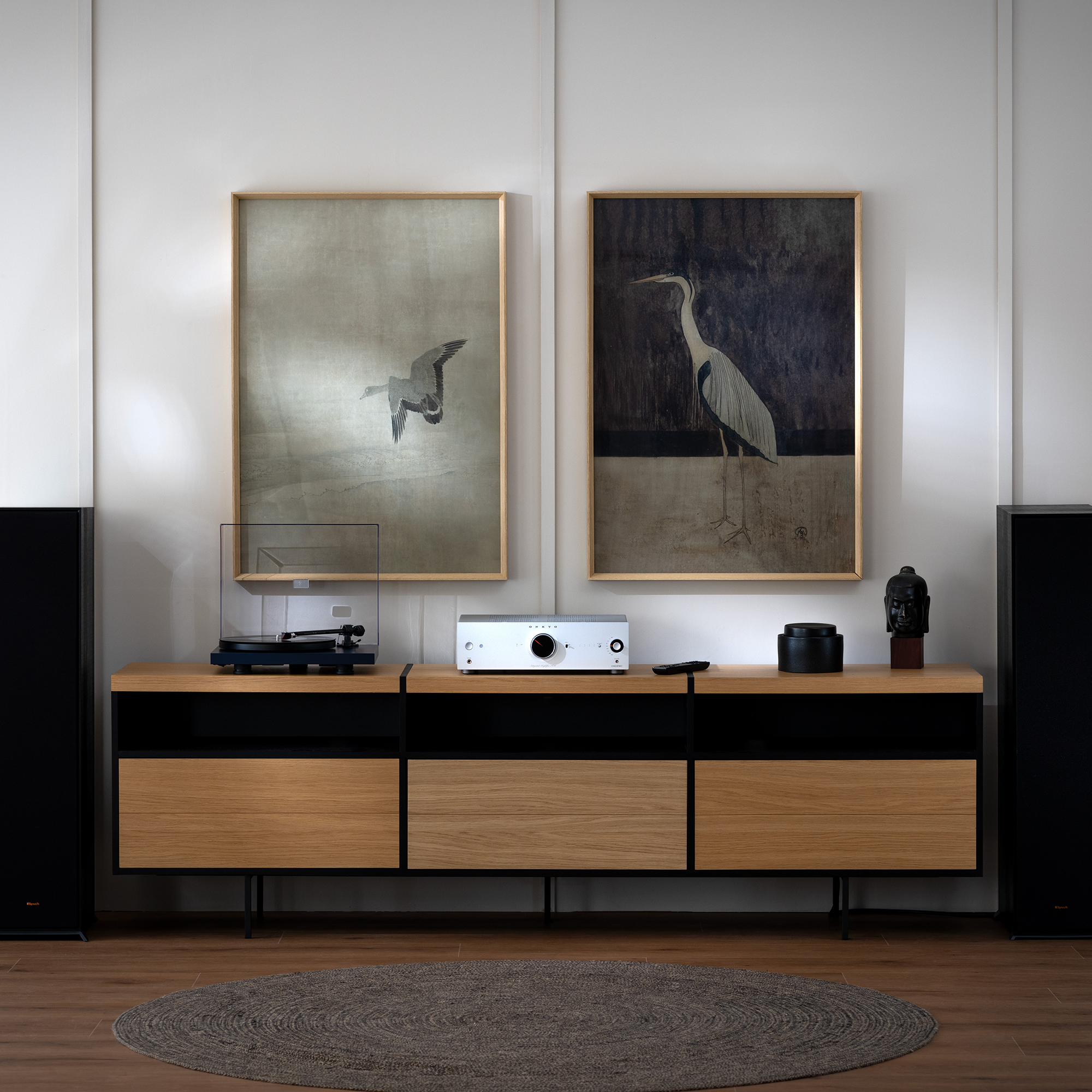 Onkyo Icon A 50 silver in sophisticated listening room with Klipsch speakers and crane wall art 2000x2000