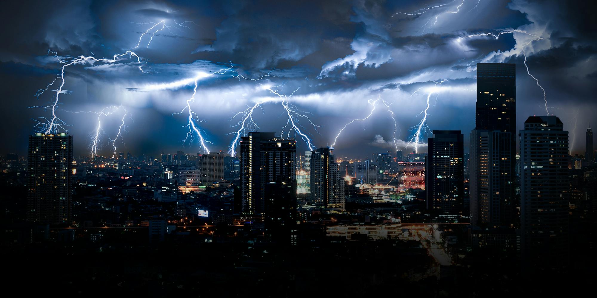 Onkyo TX SR3100 powering an immersive thunderstorm experience 2000x1000