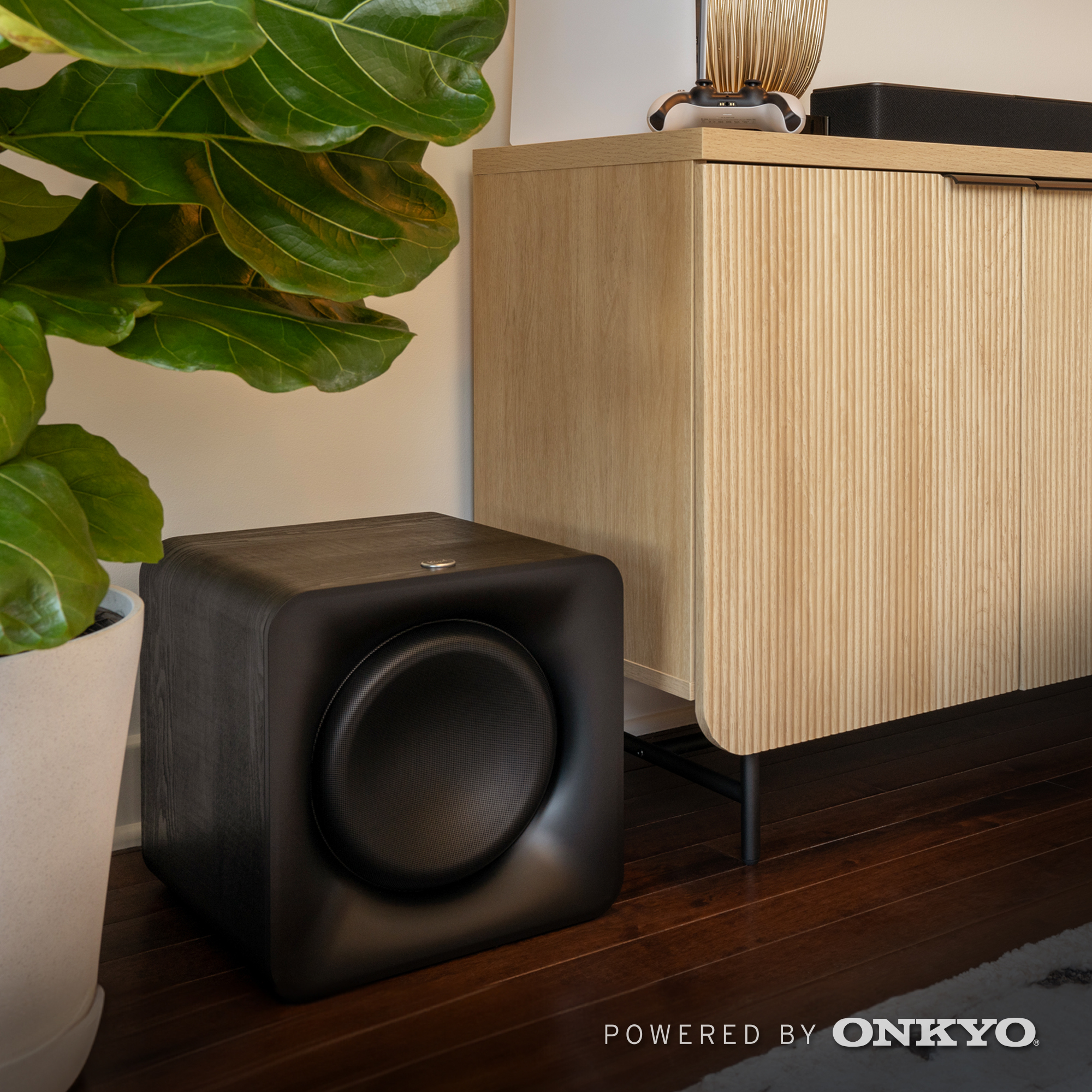 Like high quality new Onkyo powered subwoofer